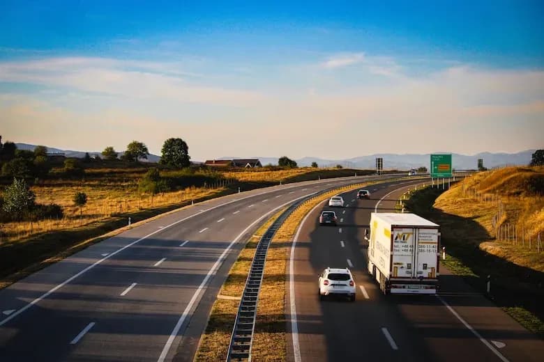 Długie terminy płatności w transporcie – jak z nimi walczyć?